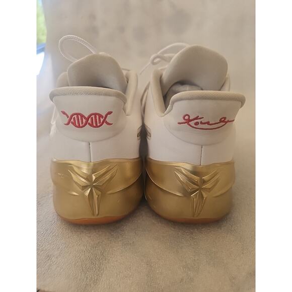 52425-107 Nike Kobe A.D. White/Metallic Gold Big Stage Size 9 - Picture 9 of 16